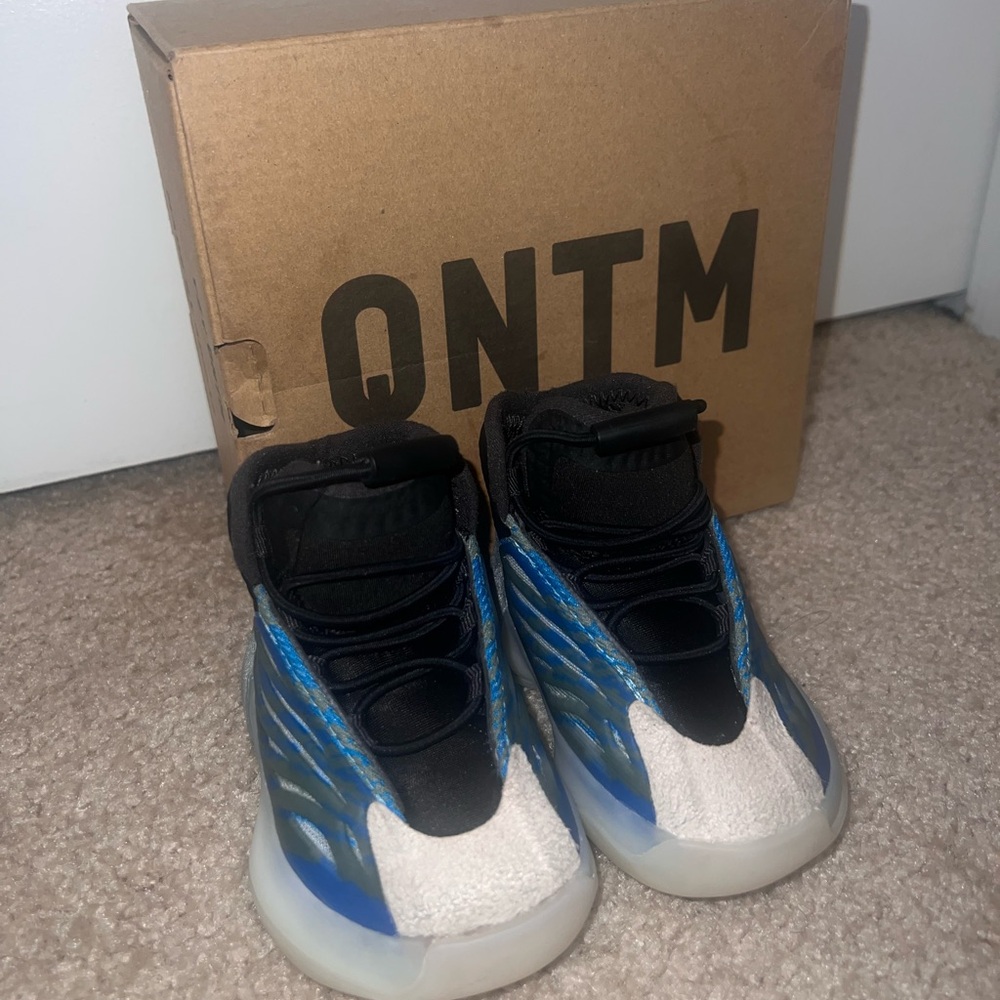 Yeezy Quantum Kids Frozen Blue